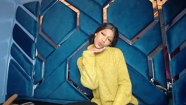 Snapshot of Lea_Sweetly chatting on December 2025 01:06:01 PM Lea Sweetly online show from December 2025 01:06:01 PM