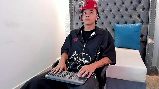 Snapshot of MARSHALL_SPENCER chatting on November 2025 01:14:02 PM MARSHALL SPENCER online show from November 2025 01:14:02 PM