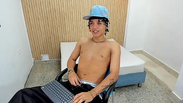 Snapshot of MARSHALL_SPENCER chatting on November 2025 01:26:01 PM MARSHALL SPENCER online show from November 2025 01:26:01 PM