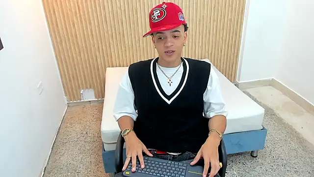 Snapshot of MARSHALL_SPENCER chatting on October 2025 01:12:02 PM MARSHALL SPENCER online show from October 2025 01:12:02 PM