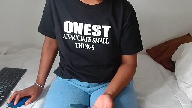 AshleyT255 online show from November 2025 06:33:02 PM