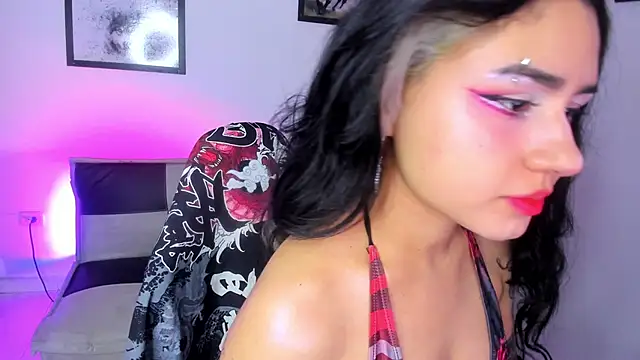 GwenHazel online show from September 2025 11:31:02 AM