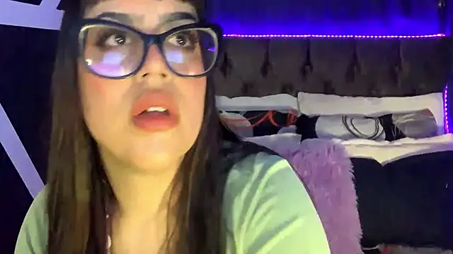 Snapshot of Melody_dreams chatting on September 2025 03:13:02 AM Melody dreams online show from September 2025 03:13:02 AM