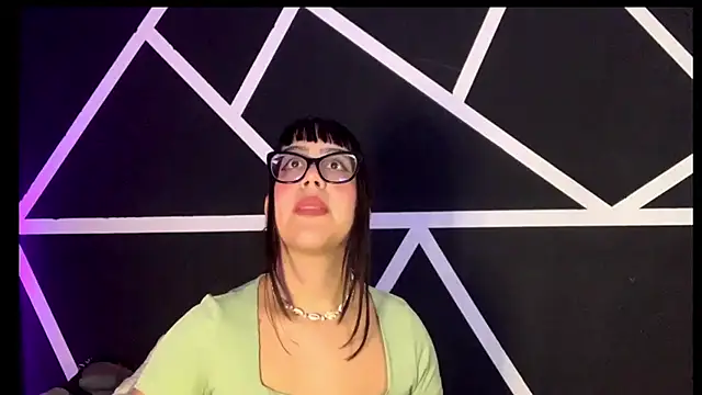 Snapshot of Melody_dreams chatting on September 2025 05:02:01 AM Melody dreams online show from September 2025 05:02:01 AM