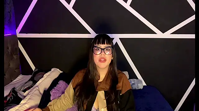 Snapshot of Melody_dreams chatting on October 2025 04:16:02 AM Melody dreams online show from October 2025 04:16:02 AM