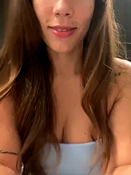 Snapshot of emmablog chatting on September 2025 01:43:02 AM emmablog online show from September 2025 01:43:02 AM