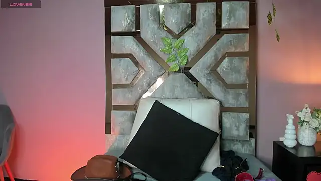 Electra Gosselin online show from July 2026 01:28:01 AM
