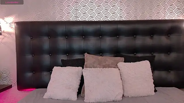 NaiaraMasson  online show from April 2026 12:20:01 PM