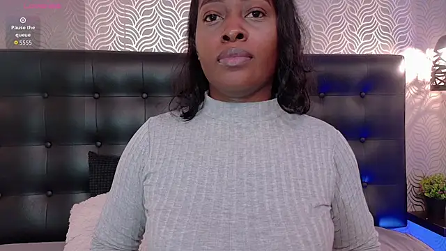 NaiaraMasson  online show from April 2026 12:17:02 PM