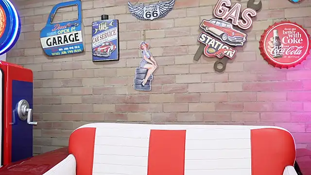 foxy zoe online show from March 2026 06:09:01 PM