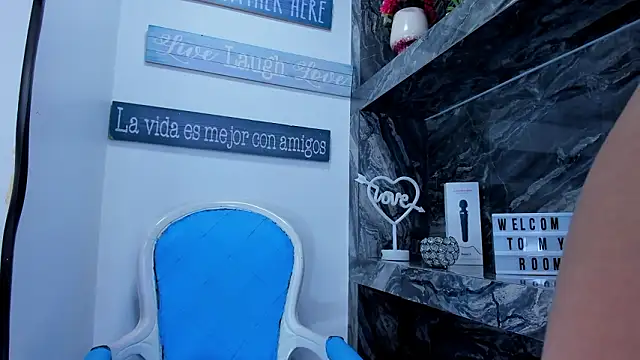 foxy zoe online show from February 2026 06:07:02 PM