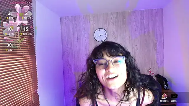 Snapshot of LilyRouset chatting on September 2025 01:17:01 PM LilyRouset online show from September 2025 01:17:01 PM