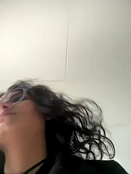 Snapshot of LilyRouset chatting on September 2025 12:28:02 PM LilyRouset online show from September 2025 12:28:02 PM