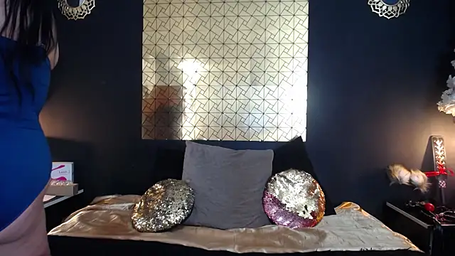 kinky momm online show from April 2026 03:35:02 PM