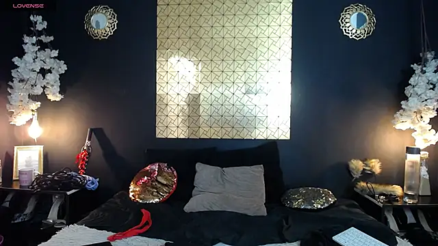 kinky momm online show from October 2025 01:54:02 PM