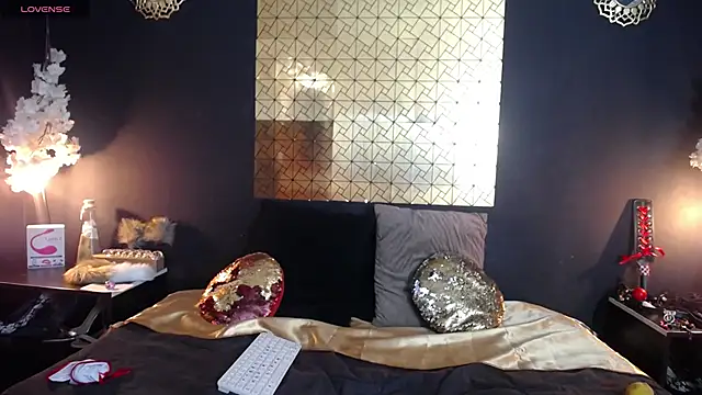 kinky momm online show from March 2026 03:23:01 PM