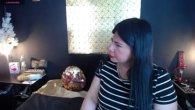 kinky momm online show from March 2026 04:29:02 PM