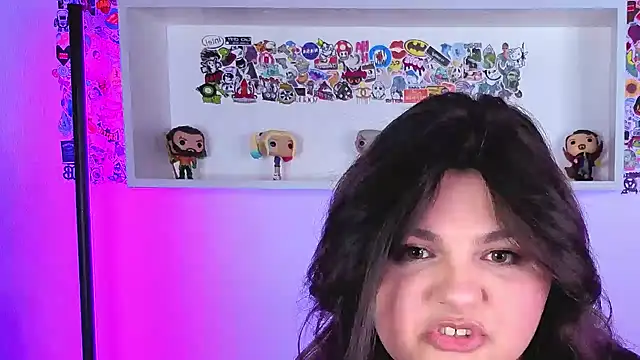 Snapshot of UR_BELLA chatting on September 2025 09:20:02 PM UR BELLA online show from September 2025 09:20:02 PM