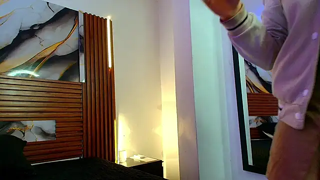 Evelin thompsson online show from November 2025 03:06:01 AM