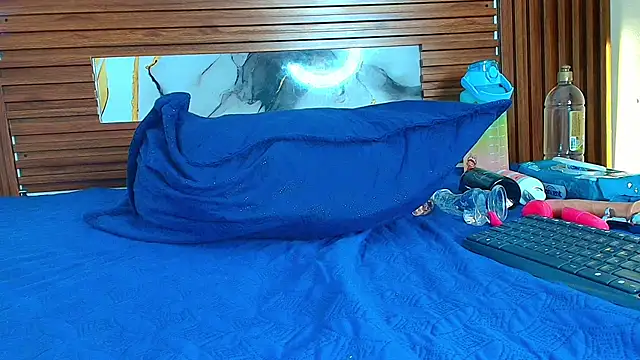 Evelin thompsson online show from November 2025 03:17:02 AM