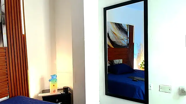 Evelin thompsson online show from November 2025 03:18:01 AM