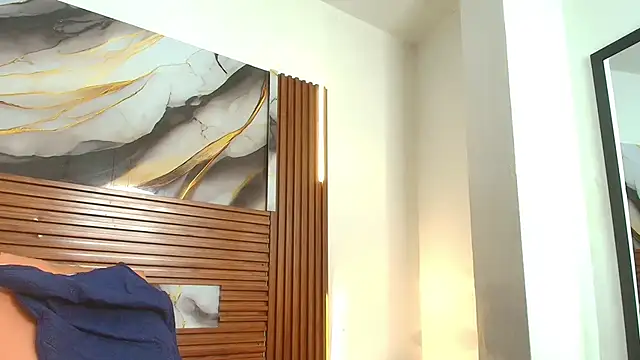 Evelin thompsson online show from November 2025 03:05:01 AM