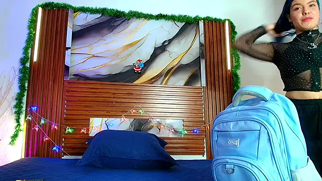 Evelin thompsson online show from December 2025 03:07:01 AM