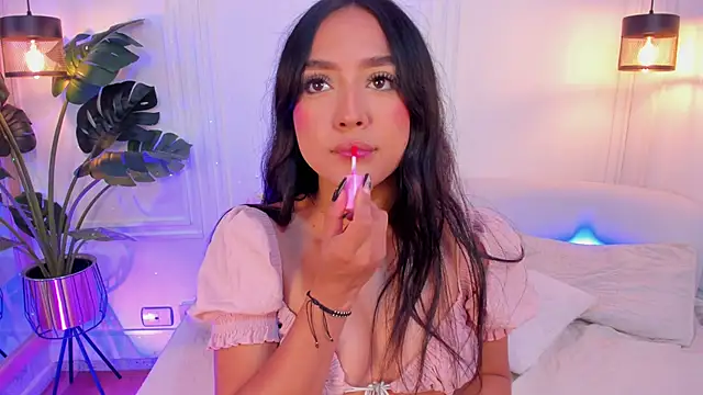 Dafne Hillss online show from October 2025 12:35:03 PM