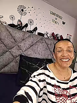 Shantey Laurent online show from March 2026 06:02:01 PM