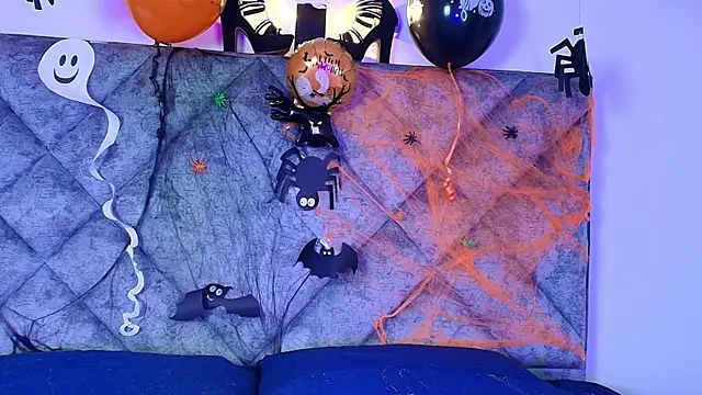 Shantey Laurent online show from November 2025 03:06:01 PM