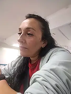 Shantey Laurent online show from January 2026 06:12:01 PM