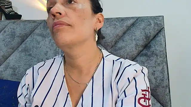 Shantey Laurent online show from November 2025 01:32:02 PM