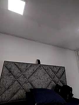 Shantey Laurent online show from November 2025 01:00:02 PM