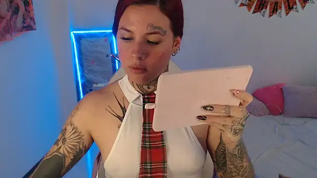 Maddy Vicius19 online show from October 2025 08:20:02 PM