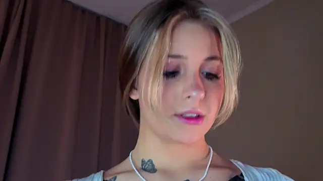 LoveSeekins online show from April 2026 07:09:01 PM