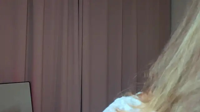 LoveSeekins online show from April 2026 07:15:02 PM