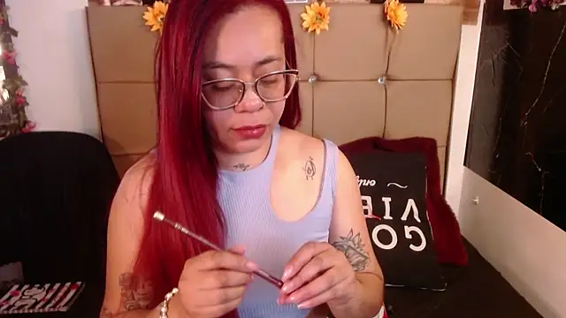 MIA  SPENCER online show from April 2026 06:10:02 PM