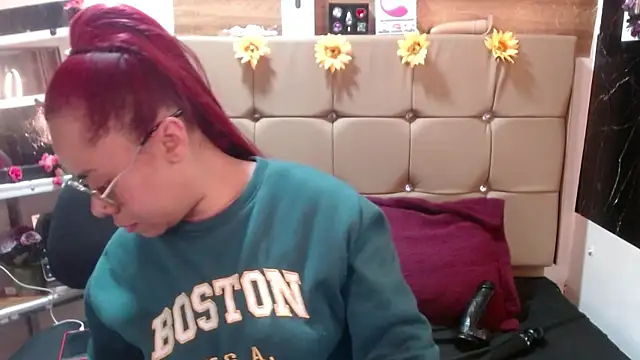 MIA  SPENCER online show from October 2025 06:12:02 PM