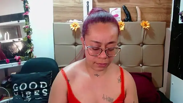 MIA  SPENCER online show from October 2025 06:09:01 PM