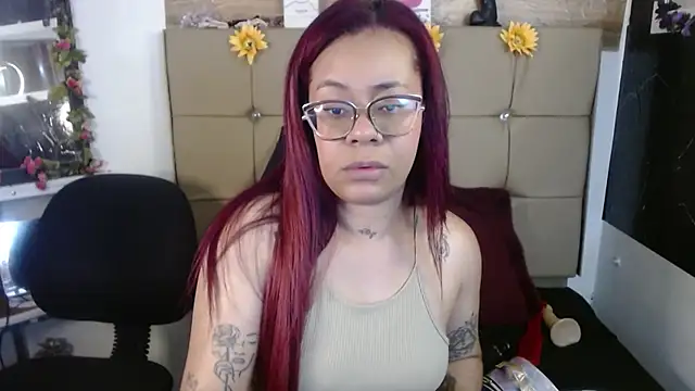 MIA  SPENCER online show from November 2025 09:03:02 PM