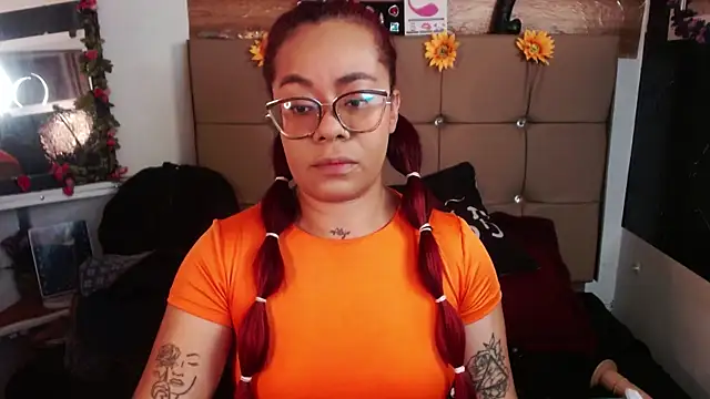 MIA  SPENCER online show from January 2026 07:06:02 PM