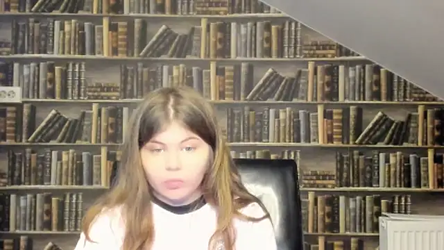 Lilly Jess online show from November 2025 05:27:01 PM