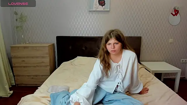 Lilly Jess online show from September 2025 06:48:01 PM