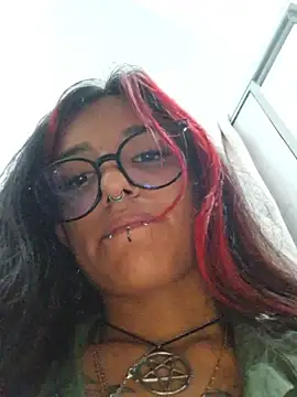 Snapshot of carolinerue chatting on May 2026 08:09:01 PM carolinerue online show from May 2026 08:09:01 PM