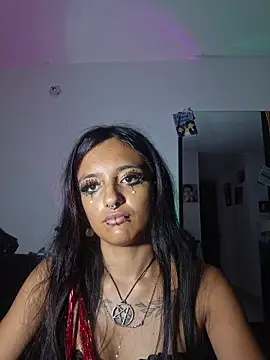 carolinerue online show from November 2025 11:02:01 AM