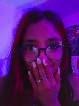 carolinerue online show from April 2026 03:20:02 AM