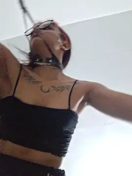 carolinerue online show from February 2026 04:15:01 AM