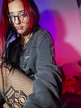 carolinerue online show from January 2026 12:08:01 PM