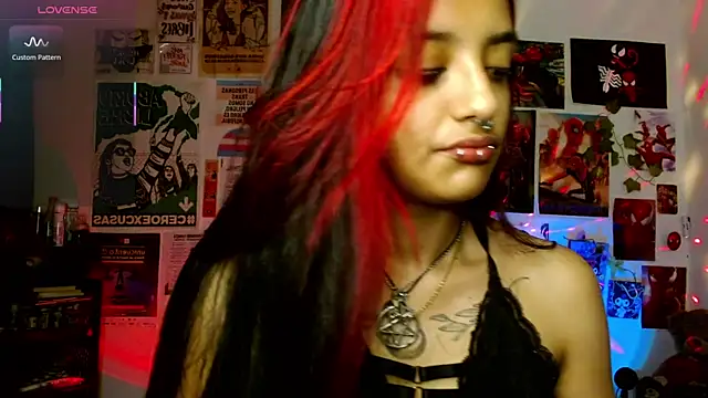 carolinerue online show from April 2026 09:02:01 AM