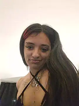 Snapshot of carolinerue chatting on May 2026 01:37:07 AM carolinerue online show from May 2026 01:37:07 AM